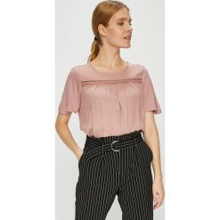 Vero Moda - Top. Różowe topy damskie marki Vero Moda, s, z wiskozy, z okrągłym kołnierzem. W wyprzedaży za 49,90 zł.