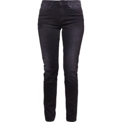 DRYKORN PULL Jeansy Slim Fit black. Czarne boyfriendy damskie DRYKORN. W wyprzedaży za 535,20 zł.