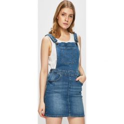 Noisy May - Sukienka jeansowa. Niebieskie sukienki damskie Noisy May, na co dzień, s, bez wzorów, z elastanu, casualowe, z dekoltem karo, bez rękawów, mini, proste. W wyprzedaży za 99,90 zł.