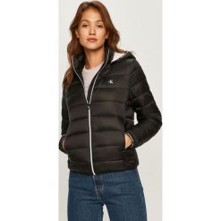 Calvin Klein Jeans - Kurtka. Czarne kurtki damskie Calvin Klein Jeans, s, bez wzorów, z poliesteru, krótkie. Za 799,90 zł.