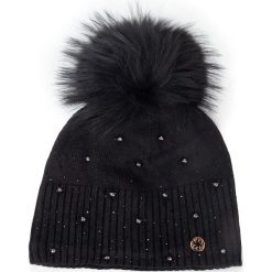 Czapka GRANADILLA - Moon Fur JG5357 Black 001. Czarne czapki damskie Granadilla, na zimę, bez wzorów, z poliesteru. W wyprzedaży za 209,00 zł.