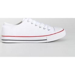 Trampki basic - Biały. Białe trampki i tenisówki damskie Sinsay, bez wzorów, bez zapięcia. Za 39,99 zł.