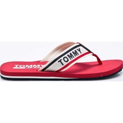 Tommy Jeans - Japonki. Szare japonki męskie Tommy Jeans, z jeansu. W wyprzedaży za 119,90 zł.