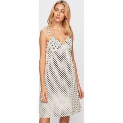 Vero Moda - Sukienka. Żółte sukienki damskie Vero Moda, s, w grochy, z wiskozy, bez kołnierzyka, bez rękawów, mini, rozkloszowane. W wyprzedaży za 99,90 zł.
