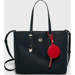 Tommy Hilfiger - Torebka. Niebieskie torebki klasyczne damskie TOMMY HILFIGER, w paski, ze skóry ekologicznej, casualowe, na ramię, duże, bez dodatków. Za 679,90 zł.
