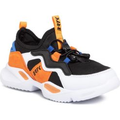 Sneakersy BARTEK - 78219-58G Biały/Pomarańcz. Czarne trampki chłopięce Bartek, bez wzorów, ze skóry ekologicznej, bez zapięcia. W wyprzedaży za 139,00 zł.