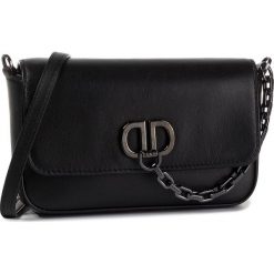 Torebka DKNY - Linton Flap Demi R93HRD86 Blk/Gunmetal/BWG. Czarne listonoszki damskie DKNY, bez wzorów, ze skóry, bez dodatków. Za 849,00 zł.