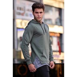 Bluza męska JOHN KHAKI. Brązowe bluzy męskie Bluza męska JOHN KHAKI, s, bez wzorów, bez kołnierzyka, bez rękawów, bez kaptura. W wyprzedaży za 79,00 zł.