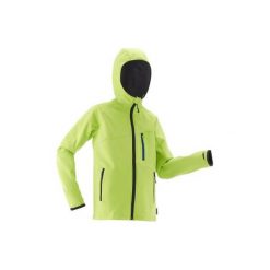 Kurtka softshell turystyczna MH 900 dla chłopców. Szare kurtki chłopięce QUECHUA, bez wzorów, z elastanu, bez kaptura. W wyprzedaży za 89,99 zł.