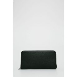 Calvin Klein Jeans - Portfel. Czarne portfele damskie marki Calvin Klein Jeans, z jeansu. W wyprzedaży za 179,90 zł.