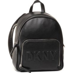 Plecak DKNY - R02KVI99 Black/Silver BSV. Czarne plecaki damskie DKNY, bez wzorów, ze skóry ekologicznej, klasyczne. Za 889,00 zł.