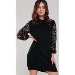 Czarna Sukienka Sturminster. Czarne sukienki damskie Renee, s, bez wzorów, z dzianiny, bez kołnierzyka, bez rękawów. Za 179,99 zł.