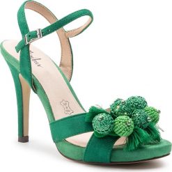 Sandały MENBUR - 20385 Emerald Green 0050. Zielone klapki damskie Menbur, z aplikacjami, ze skóry ekologicznej, bez obcasa, na obcasie. W wyprzedaży za 259,00 zł.