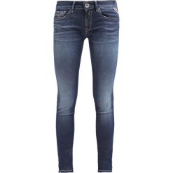 Replay HYPERFLEX LUZ Jeans Skinny Fit dark blue. Czerwone rurki damskie marki Selected Femme, z bawełny. Za 679,00 zł.
