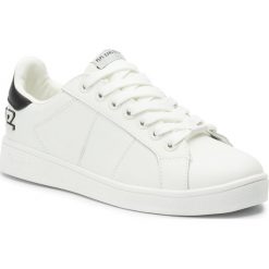 Sneakersy PEPE JEANS - Brompton Patch PLS30895 White 800. Białe półbuty damskie Pepe Jeans, bez wzorów, z jeansu, bez obcasa, na płaskiej podeszwie, bez zapięcia. W wyprzedaży za 209,00 zł.