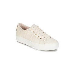 Buty Keds TRIPLE KICK EYELASH CANVAS. Brązowe trampki i tenisówki damskie marki Keds, bez wzorów, bez zapięcia. Za 247,20 zł.