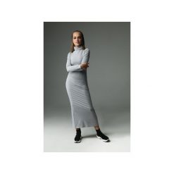 SUKIENKA WILLOW - SZARA. Szare sukienki damskie marki Madnezz, s, z aplikacjami, z elastanu, klasyczne, z golfem, bez rękawów, dopasowane. Za 239,00 zł.