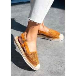 Camelowe sandały espadryle ażurowe z zakrytymi palcami casu c20x4/c. Espadryle damskie Casu, bez wzorów, bez obcasa, bez zapięcia. Za 59,99 zł.