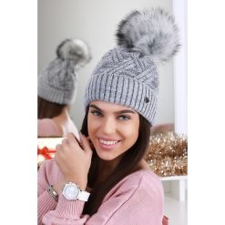 Czapka SELIA GREY. Szare czapki damskie . W wyprzedaży za 29,00 zł.