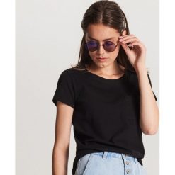 Koszulka z kieszonką - Czarny. Czarne koszulki damskie Cropp, s, bez wzorów, bez kołnierzyka. Za 29,99 zł.
