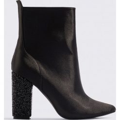 Botki damskie lity: NA-KD Shoes Błyszczące botki - Black