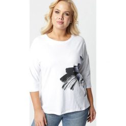 Biała Bluzka Vivienia. Białe koszule damskie Born2be, xl, bez wzorów, bez kołnierzyka, bez rękawów. W wyprzedaży za 39,99 zł.
