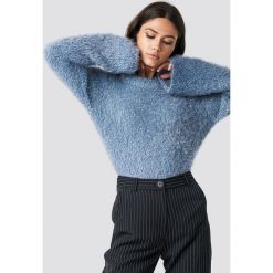 NA-KD Puchaty sweter z szerokim rękawem - Blue. Niebieskie swetry oversize damskie marki NA-KD, z materiału. Za 141,95 zł.