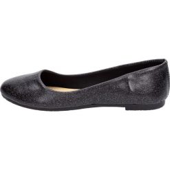Czarne baleriny, buty damskie SABATINA 100P. Czarne baleriny damskie Sabatina, bez wzorów, bez obcasa. W wyprzedaży za 40,00 zł.