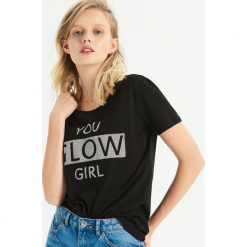 T-shirt ze strukturalną aplikacją - Czarny. Czarne t-shirty damskie Sinsay, s, z aplikacjami, bez kołnierzyka. Za 14,99 zł.