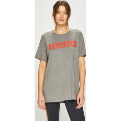 Calvin Klein Performance - Top. Szare bluzki damskie Calvin Klein Performance, s, z nadrukiem, z elastanu, z okrągłym kołnierzem. W wyprzedaży za 169,90 zł.