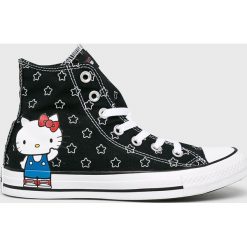 Converse - Trampki Hello Kitty. Czarne trampki i tenisówki damskie marki Converse, z motywem z bajki, z gumy, na sznurówki. W wyprzedaży za 229,90 zł.