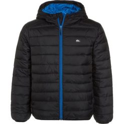 Quiksilver SCALY Kurtka zimowa black. Czarne kurtki chłopięce marki Quiksilver, na zimę, z poliesteru. W wyprzedaży za 223,20 zł.