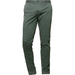 Chinosy męskie: J.LINDEBERG CHAZE Spodnie materiałowe dark green/silver