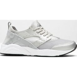 Sneakersy bonprix jasnoszary. Szare sneakersy damskie bonprix. Za 99,99 zł.
