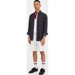 Bermudy jogging z piki. Białe spodenki i szorty męskie Pull&Bear, m, bez wzorów. Za 69,90 zł.