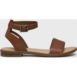 Timberland - Sandały Cherrybook. Pomarańczowe klapki damskie Timberland, bez wzorów, ze skóry, bez obcasa, na obcasie. W wyprzedaży za 279,90 zł.