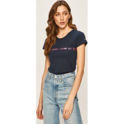 Tommy Jeans - T-shirt. Niebieskie bluzki damskie Tommy Jeans, s, z nadrukiem, z bawełny, z okrągłym kołnierzem, z krótkim rękawem. Za 179,90 zł.