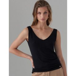 Top z TENCELU™ Mohito Cares - Czarny. Czarne topy damskie Mohito, s, bez wzorów, bez kołnierzyka. Za 49,99 zł.
