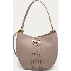Love Moschino - Torebka. Szare listonoszki damskie Love Moschino, w paski, ze skóry ekologicznej, na ramię, bez dodatków. Za 839,90 zł.