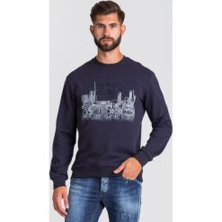 BLUZA Emporio Armani. Niebieskie bluzy męskie Emporio Armani, xs, z nadrukiem, z okrągłym kołnierzem, bez rękawów, bez kaptura. Za 365,40 zł.