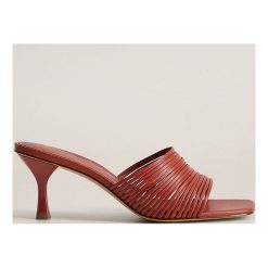 Mango - Klapki Strappy. Pomarańczowe klapki damskie Mango, bez wzorów, ze skóry ekologicznej, bez obcasa, na obcasie. W wyprzedaży za 69,90 zł.