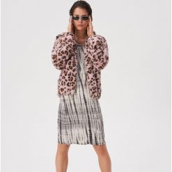 Sukienka mini z efektem tie dye - Szary. Szare sukienki damskie Sinsay, s, bez wzorów, bez kołnierzyka, bez rękawów, mini. W wyprzedaży za 39,99 zł.