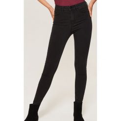 Jeansy high waist skinny - Czarny. Czarne spodnie z wysokim stanem House, z jeansu. Za 59,99 zł.