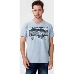 Jack & Jones Trenton Koszulka Niebieski. Niebieskie podkoszulki męskie Jack & Jones, l, z nadrukiem, z bawełny, z krótkim rękawem. Za 88,95 zł.