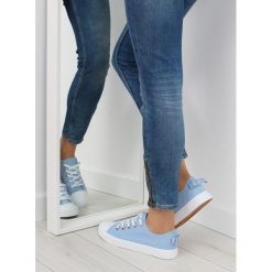Trampki damskie z kokardką niebieskie 8935 BLUE. Niebieskie trampki i tenisówki damskie obuwie damskie, bez wzorów, z tkaniny, na sznurówki. Za 51,69 zł.