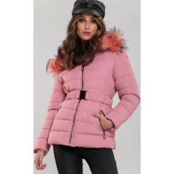 Różowa Kurtka Saanvi. Różowe kurtki damskie Renee, na zimę, xl, w paski, długie, bez kaptura. Za 219,99 zł.