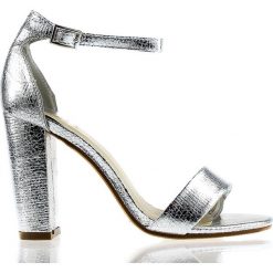 Sandały Srebrne Z Klamerką (38). Szare sandały damskie FASHION, bez wzorów, bez obcasa, na obcasie, bez zapięcia. Za 69,00 zł.