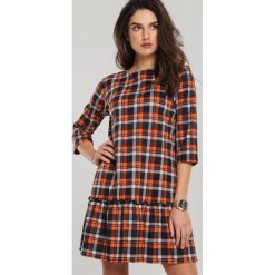 Granatowa Sukienka Lesmurdie. Niebieskie sukienki damskie Renee, s, bez wzorów, eleganckie, z okrągłym kołnierzem, bez rękawów, mini, dopasowane. Za 89,99 zł.