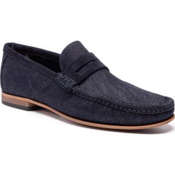 Mokasyny TOMMY HILFIGER - Core Denim Loafer FM0FM02199 Denim 404. Niebieskie mokasyny męskie TOMMY HILFIGER, na co dzień, bez wzorów, z zamszu, bez zapięcia. W wyprzedaży za 469,00 zł.