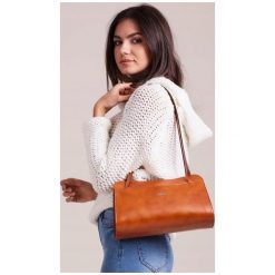 ROVICKY TORBA WIZYTOWA KOPERTÓWKA SKÓRA NATURALNA. Szare kopertówki damskie ROVICKY, na co dzień, w paski, ze skóry, eleganckie, małe, bez dodatków. Za 229,00 zł.